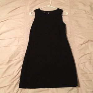 Simple and classy black dress!